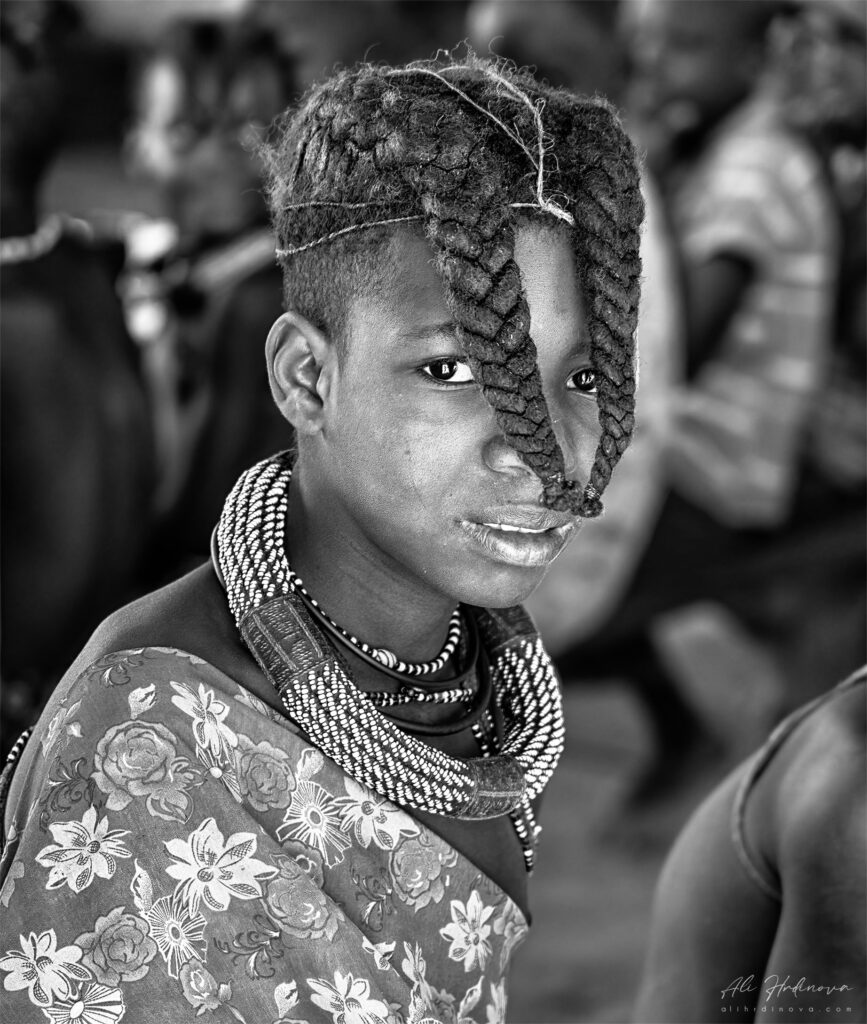 malá slečna z kmene Himba
